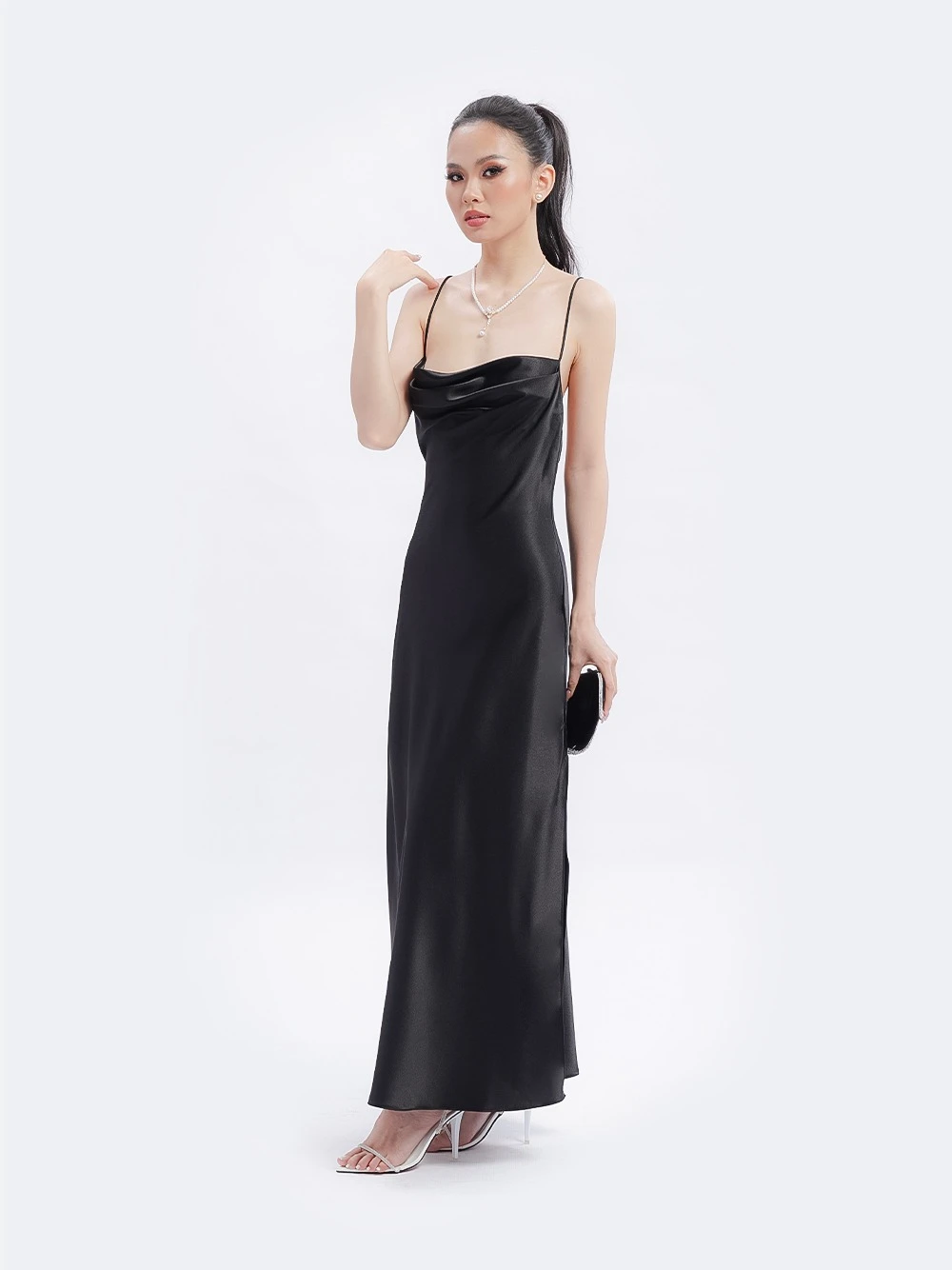 Đầm lụa buộc dây sau lưng Adela Dress – Lụa Là, màu đen – ảnh 4