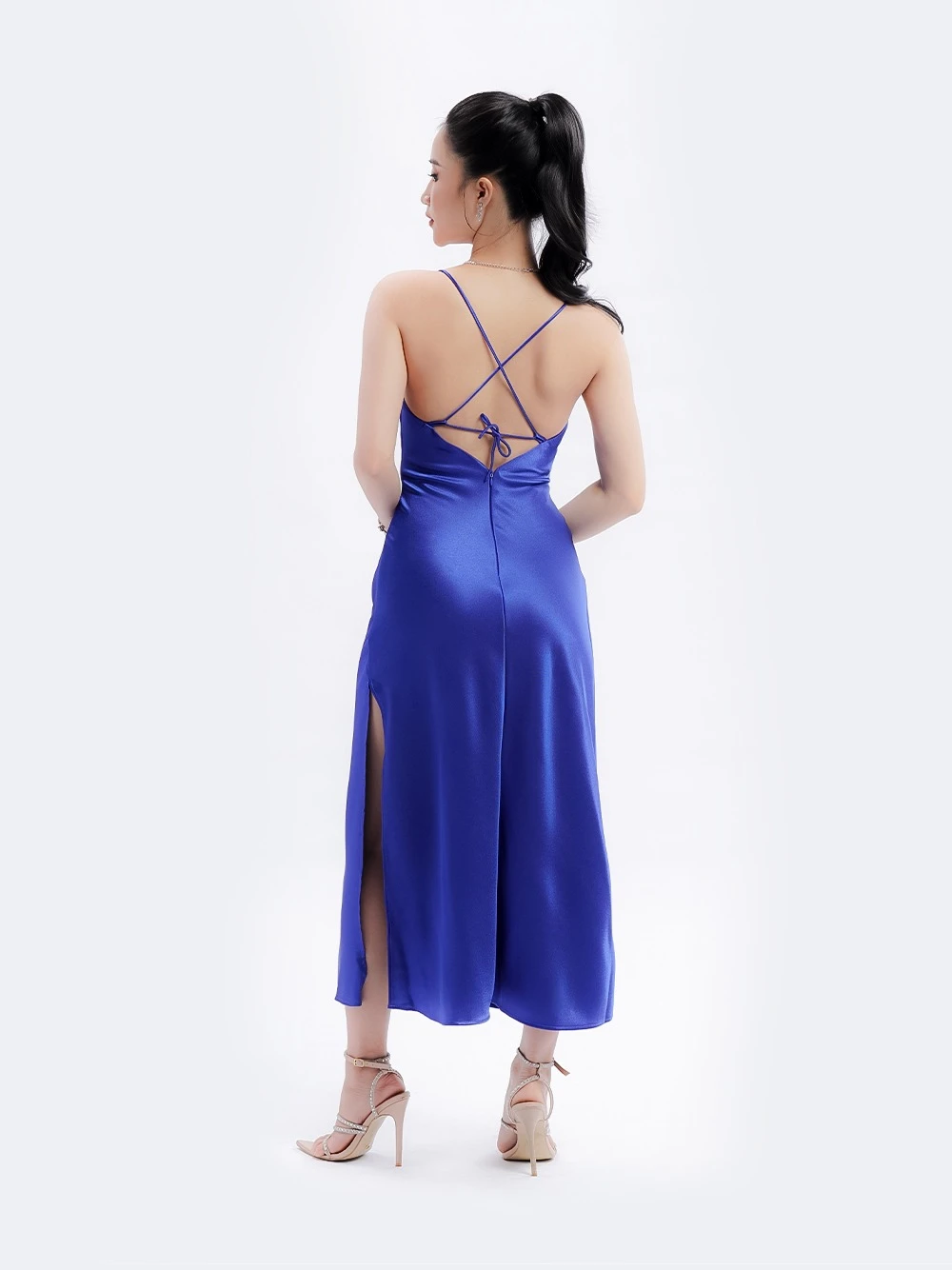 Đầm lụa buộc dây sau lưng Adela Dress – Lụa Là, màu xanh dương – ảnh 5