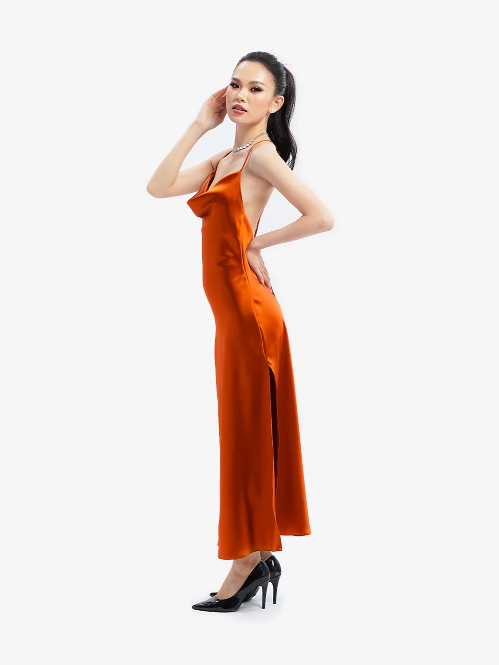 Đầm lụa cổ đổ hở lưng Carmen Dress – Lụa Là, màu cam – ảnh 2