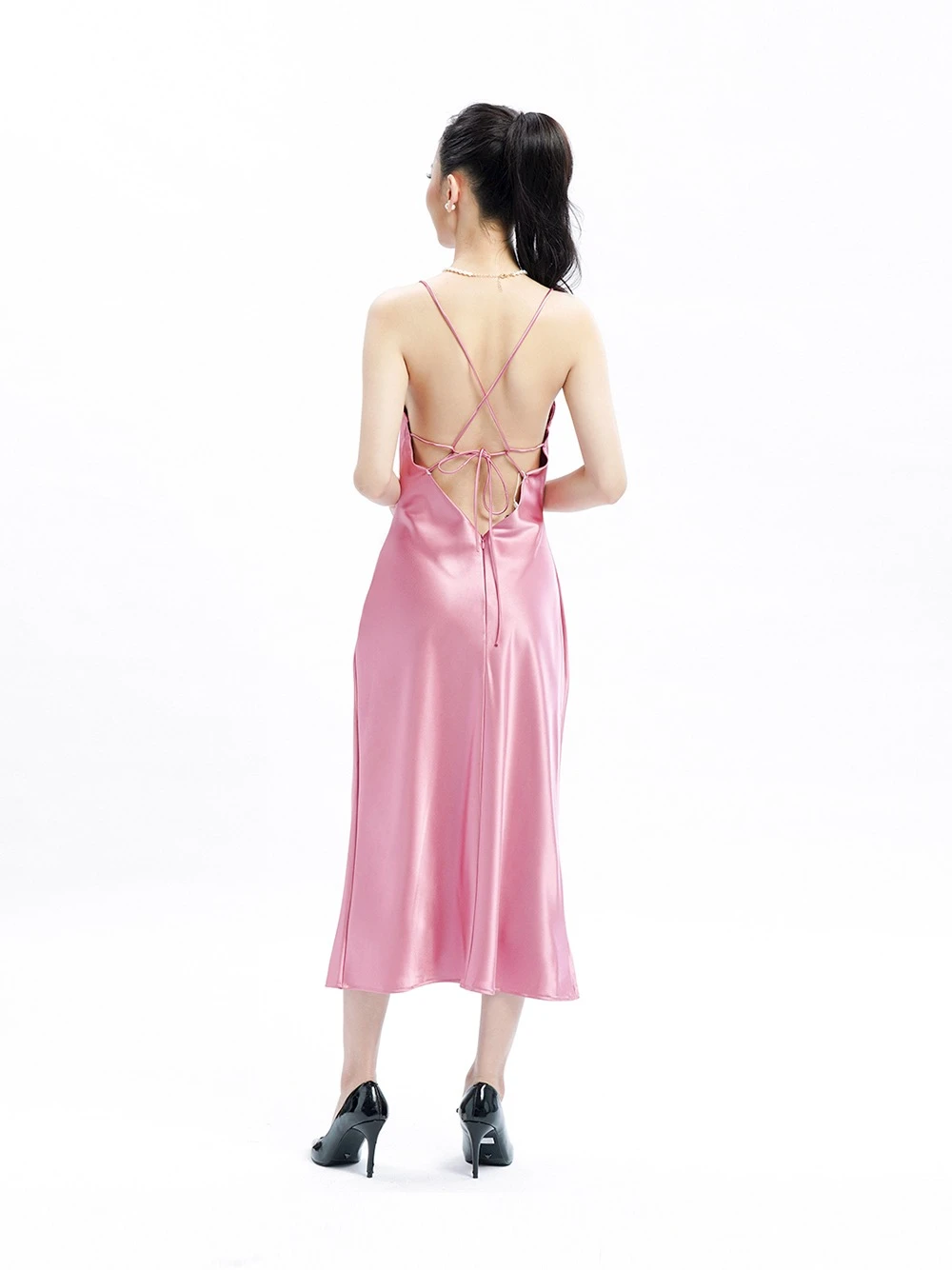 Đầm phi lụa hai dây cổ đổ dáng midi Dahlia Dress – Lụa Là, màu hồng – ảnh 3