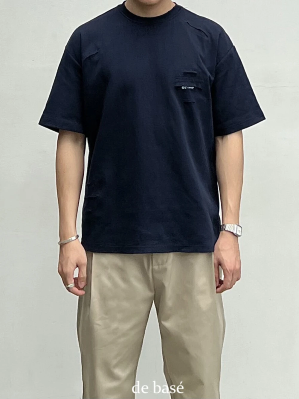 Áp phông Rách - CRACKED Tee Áp phông Rách - CRACKED Tee – De Basé, màu xanh navy – ảnh 2