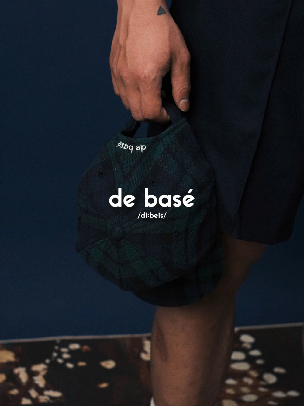 Logo CAP 01 - Mũ d. Logo CAP 01 - Mũ d. – De Basé, màu denim raw – ảnh 4