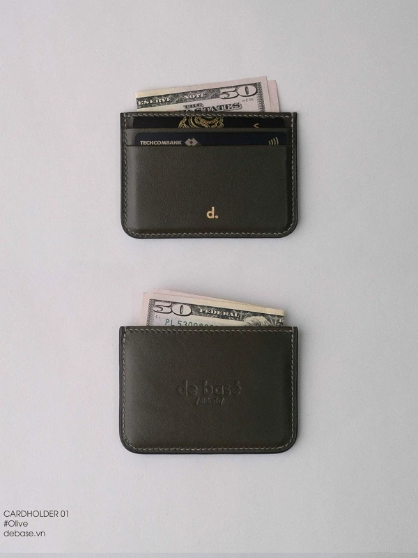 CARDHOLDER 01 CARDHOLDER 01 – De Basé