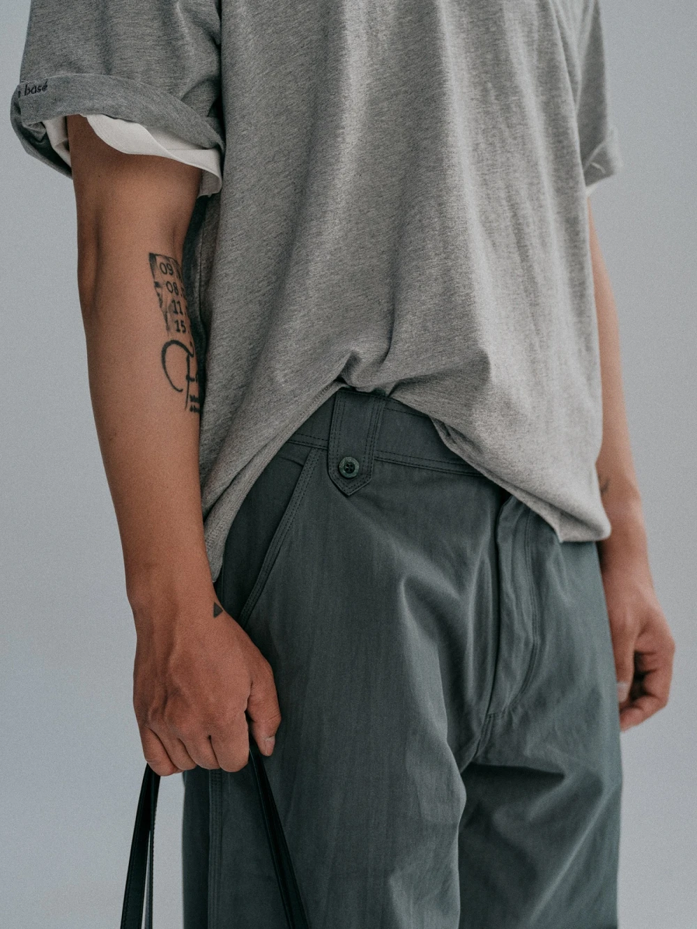 Quần Kaki Cotton Xám Cúc Cạp Quần PANTS 10 - Quần Kaki Cotton Xám Cúc Cạp Quần – De Basé – ảnh 4