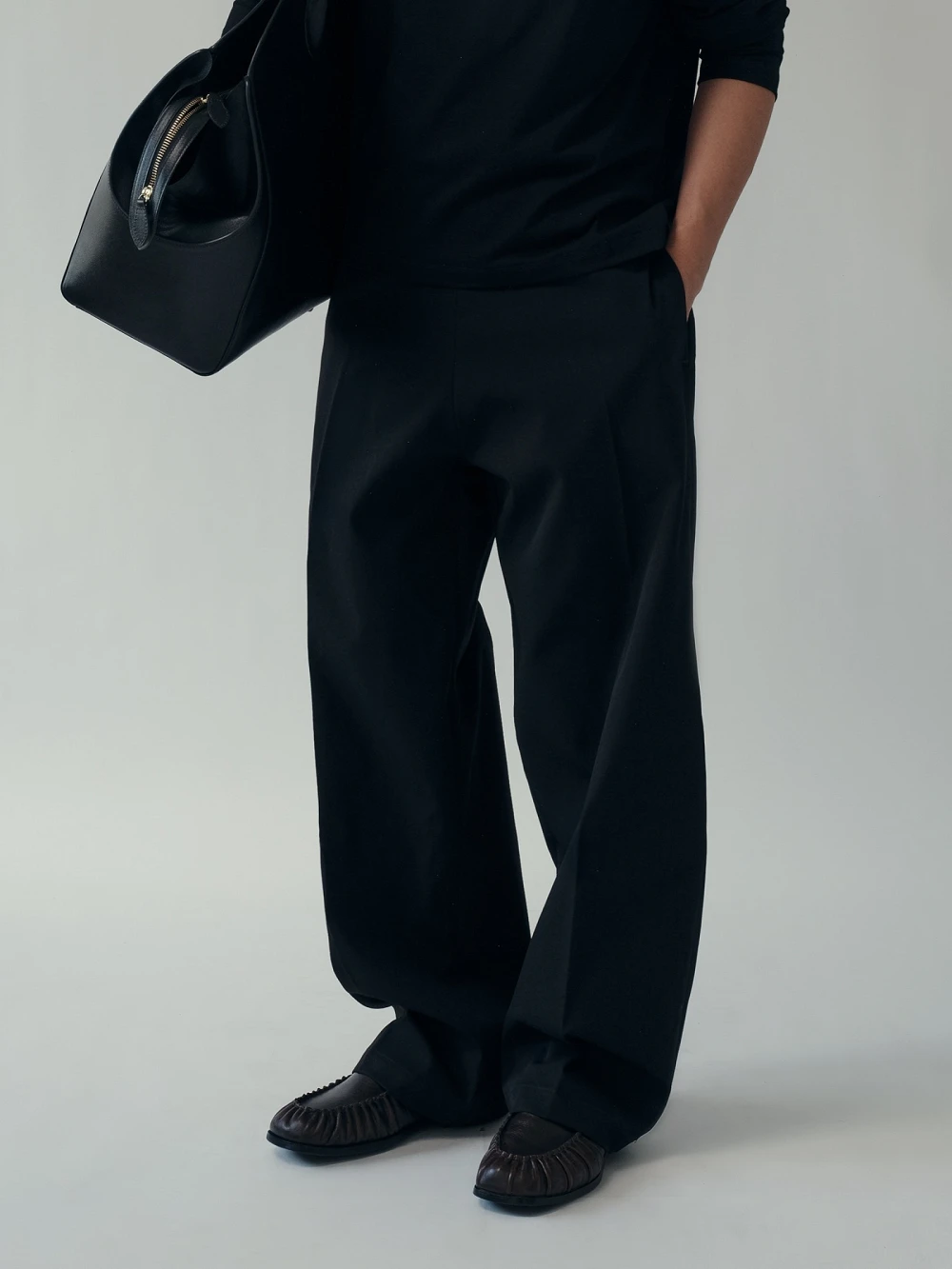 Quần Vải Đen Ống Cong Khóa Zip Sườn TROUSERS 06 - Quần Vải Đen Ống Cong Khóa Zip Sườn – De Basé