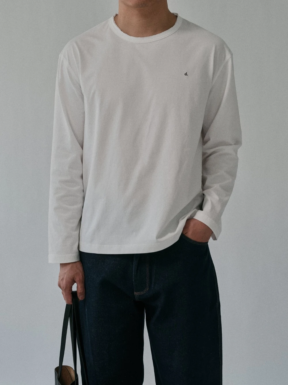 Áo Phông Dài Tay Cổ Rách LONG SLEEVE 04 - Áo Phông Dài Tay Cổ Rách – De Basé, màu trắng – ảnh 5