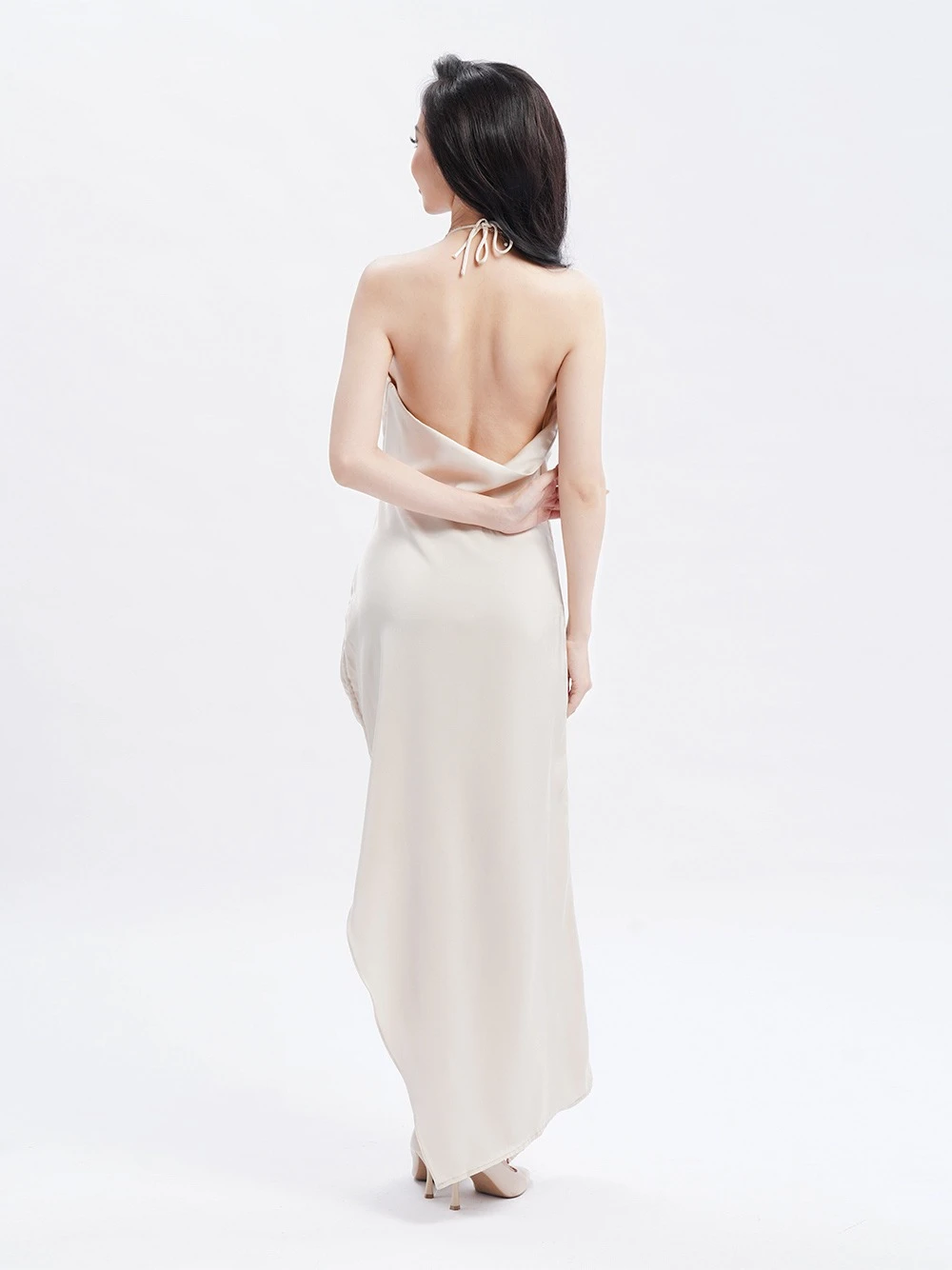 Đầm dự tiệc dáng body xẻ cao Dylan Dress – Lụa Là, màu be – ảnh 7