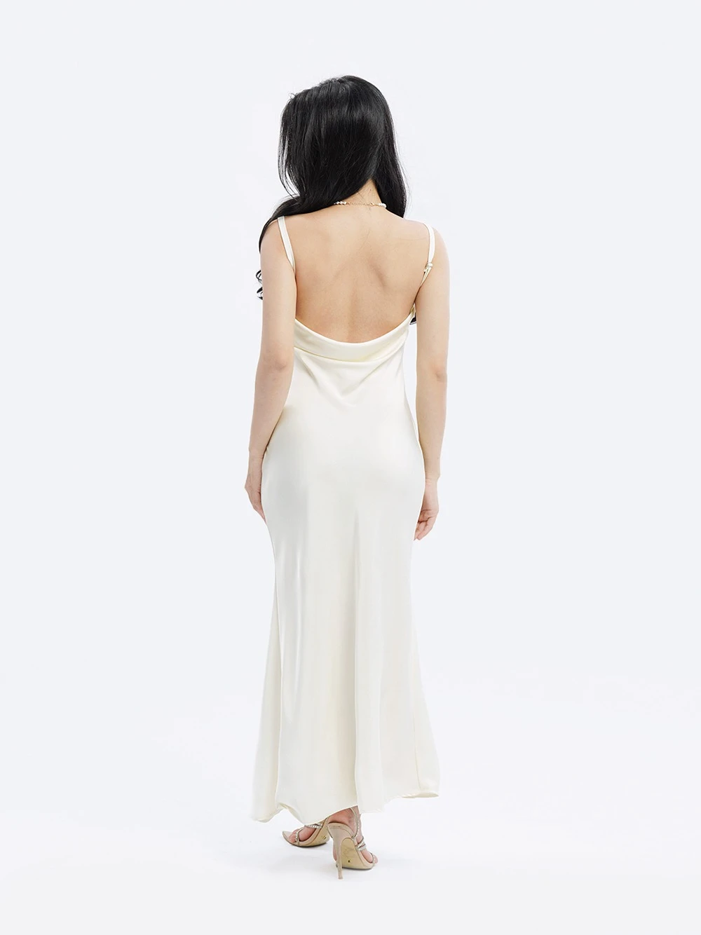 Đầm hai dây xoắn eo Indila Dress – Lụa Là, màu trắng – ảnh 3