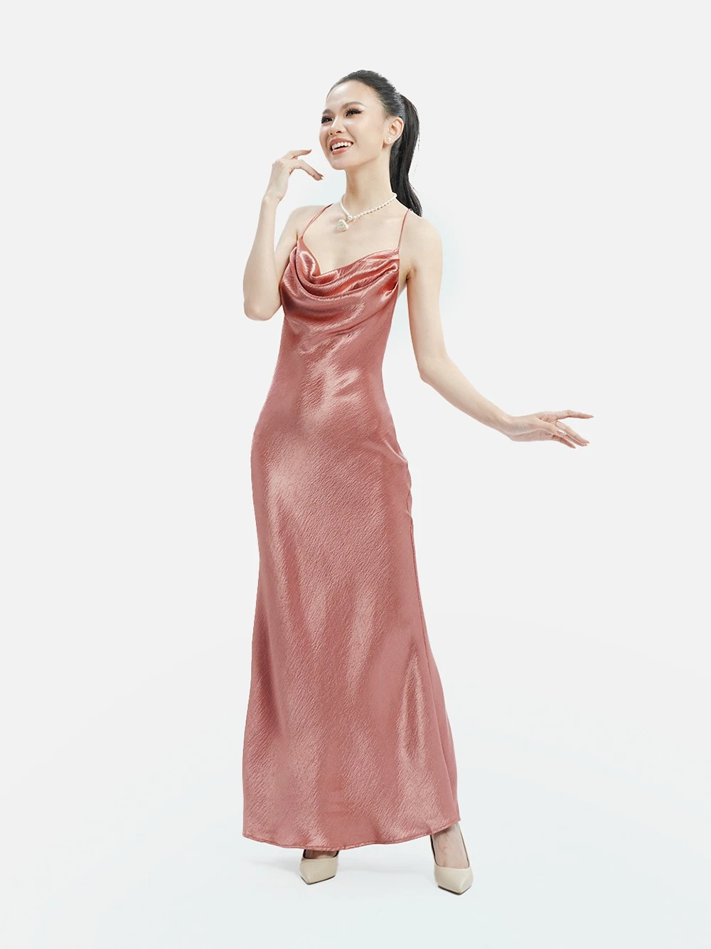 Đầm hai dây cổ yếm Lyra Dress – Lụa Là, màu cam