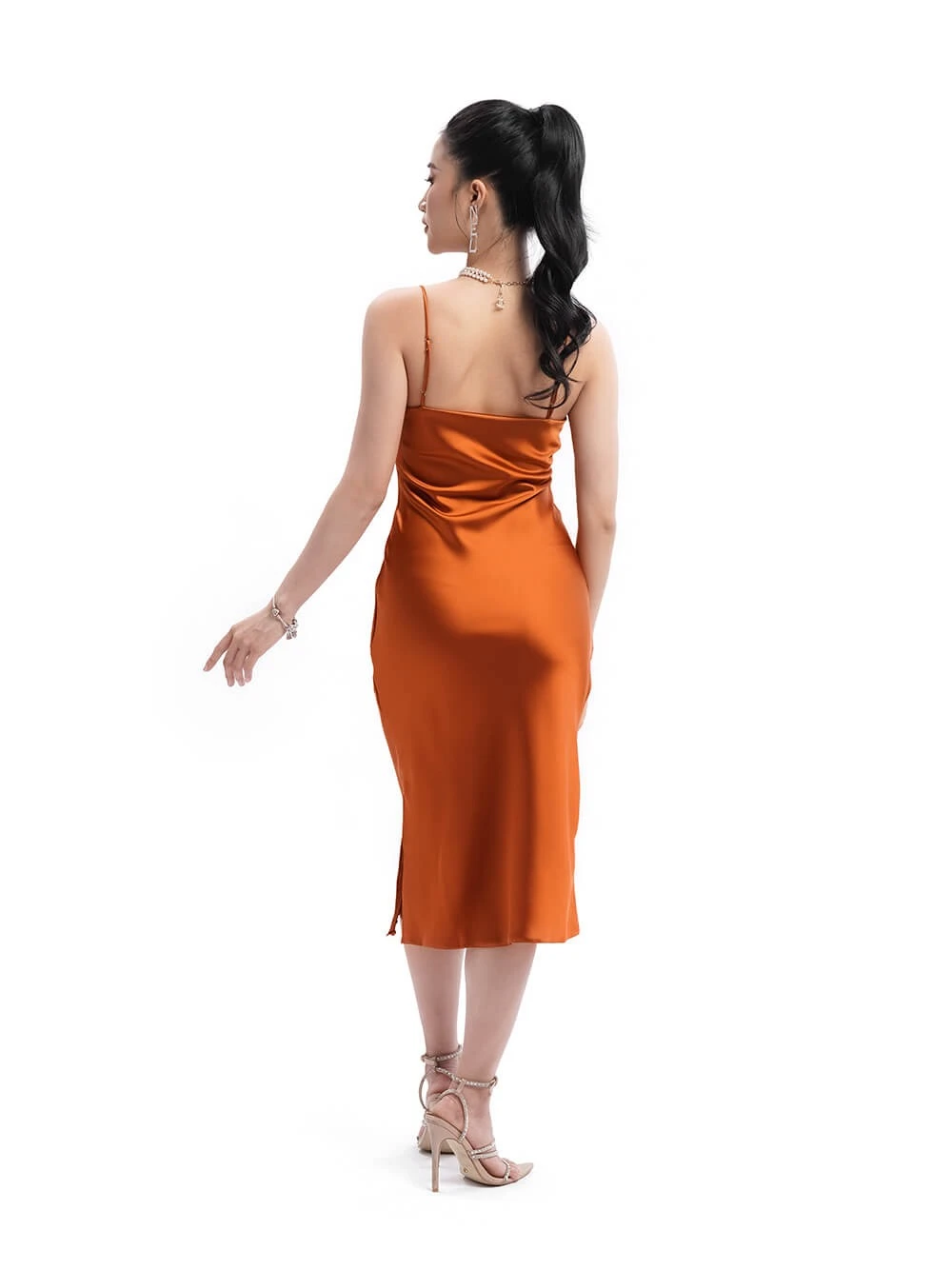 Đầm lụa body dáng dài cổ đổ Melita Dress – Lụa Là, màu cam – ảnh 10