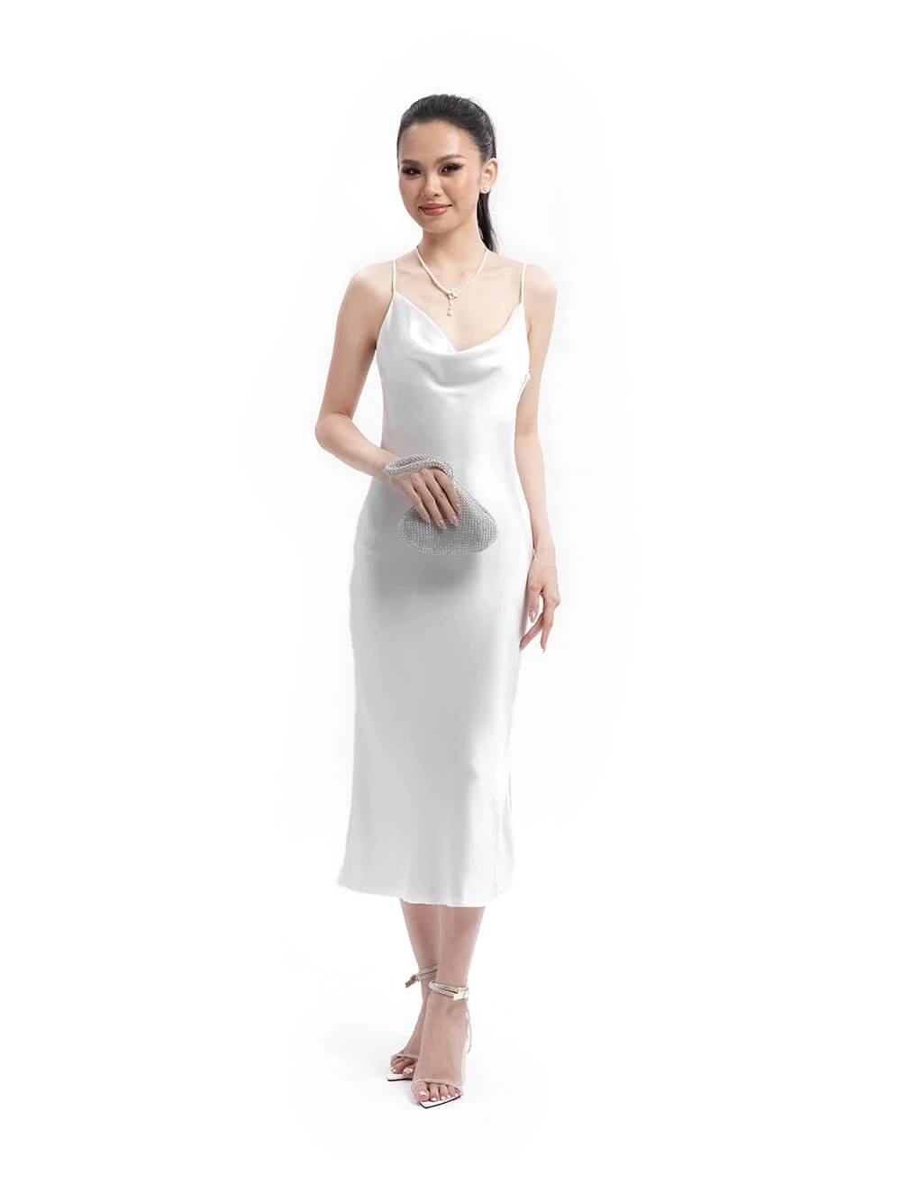 Đầm lụa body dáng dài cổ đổ Melita Dress – Lụa Là, màu trắng – ảnh 19