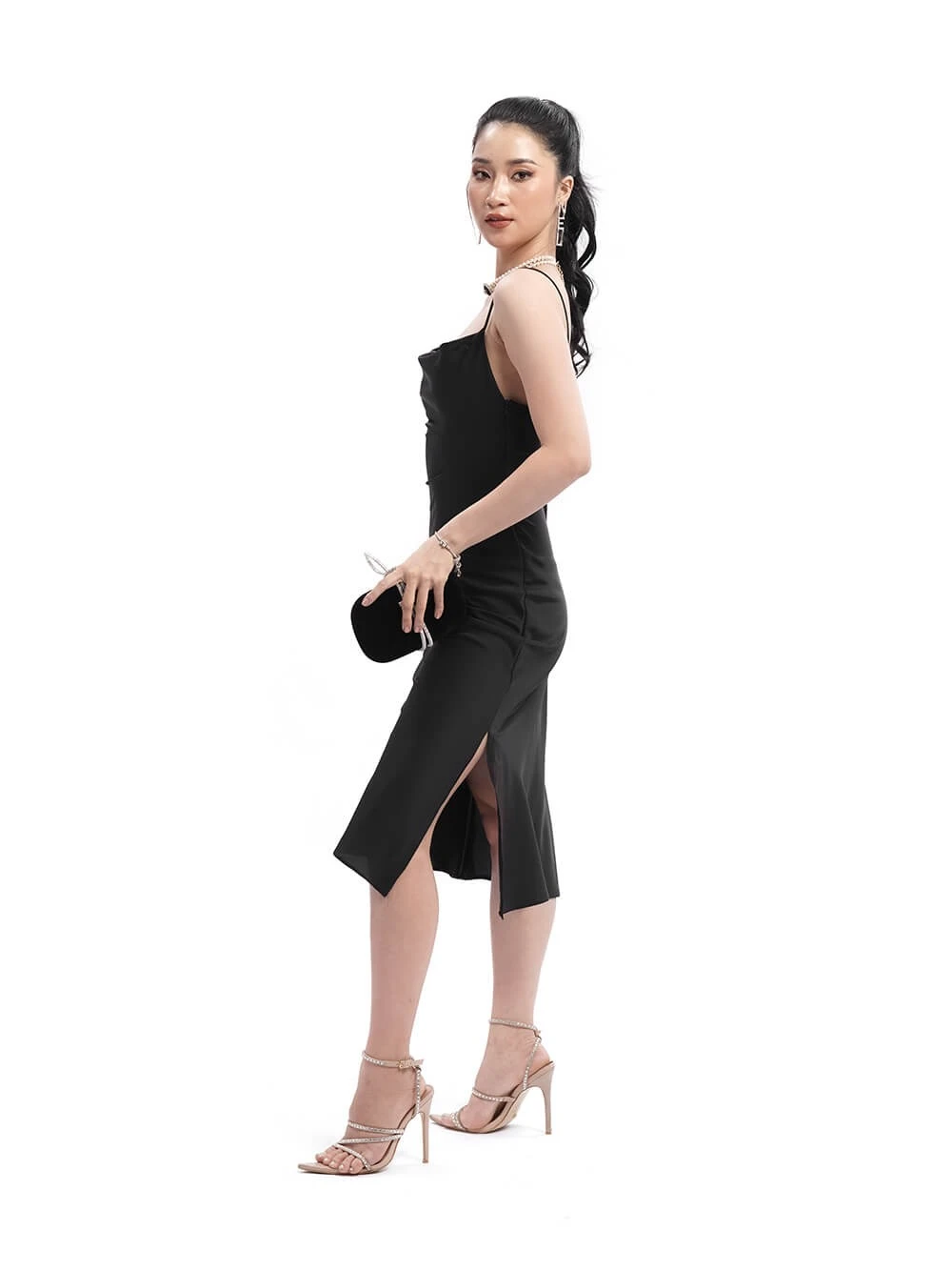 Đầm lụa body dáng dài cổ đổ Melita Dress – Lụa Là, màu đen – ảnh 6