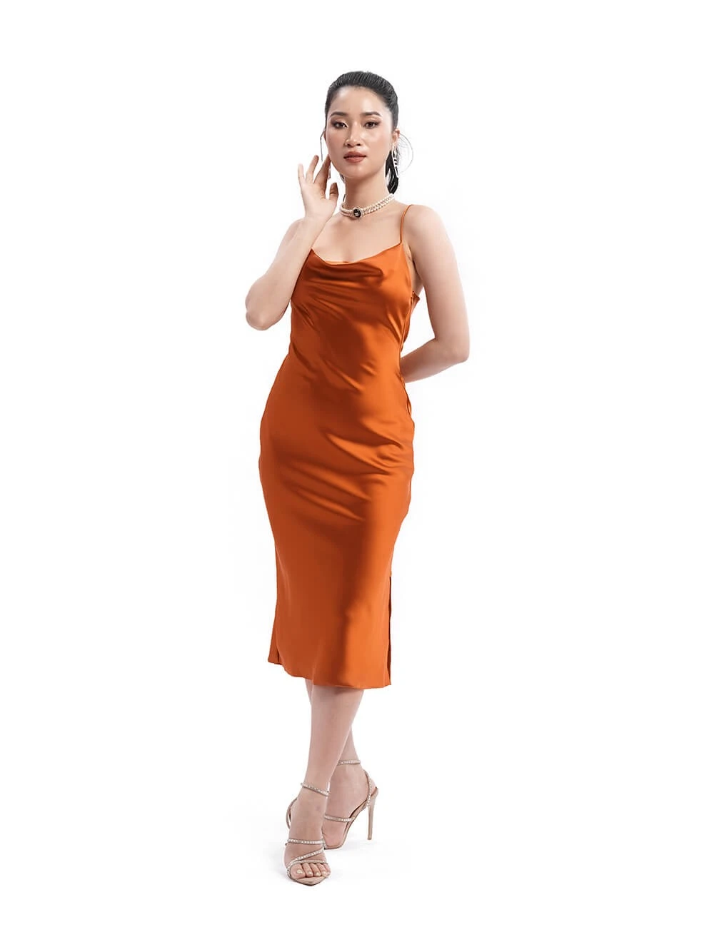 Đầm lụa body dáng dài cổ đổ Melita Dress – Lụa Là, màu cam – ảnh 9