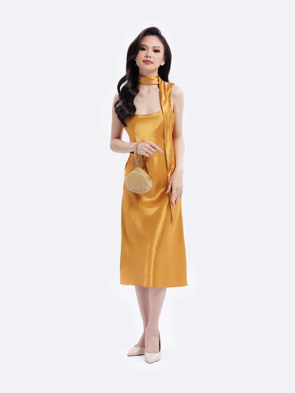 Đầm lụa dáng suông, cổ rộng Merlin Dress – Lụa Là, màu vàng