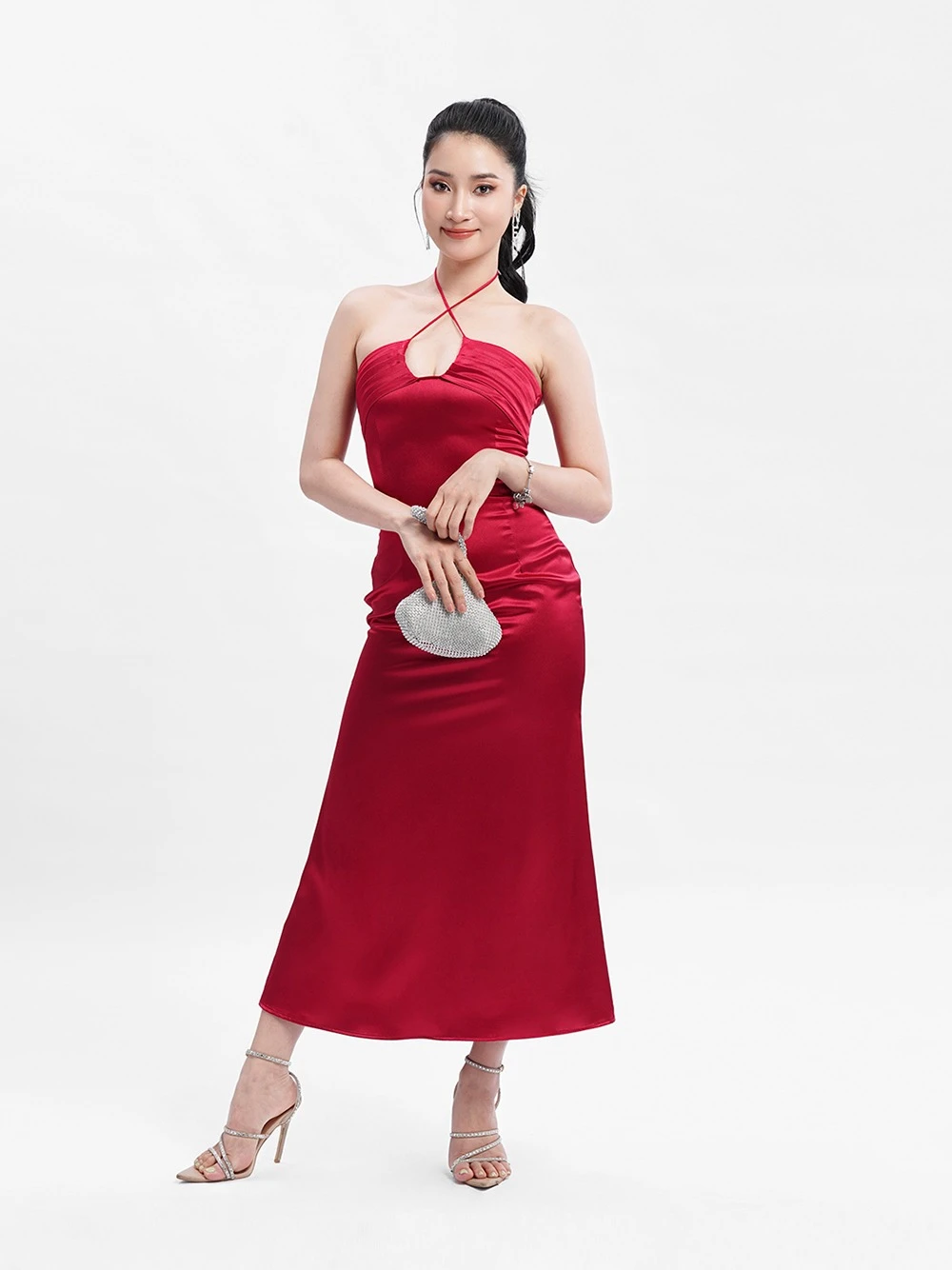 Đầm lụa dài cổ yếm chéo Nicolas Dress – Lụa Là, màu đỏ – ảnh 6