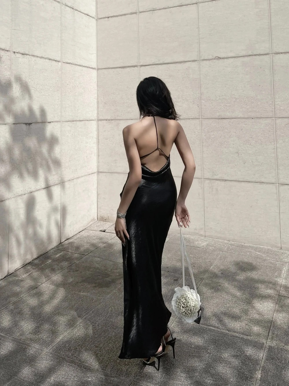 Đầm lụa cổ yếm dáng ôm, xẻ tà cao Odette Dress – Lụa Là, màu đen – ảnh 2