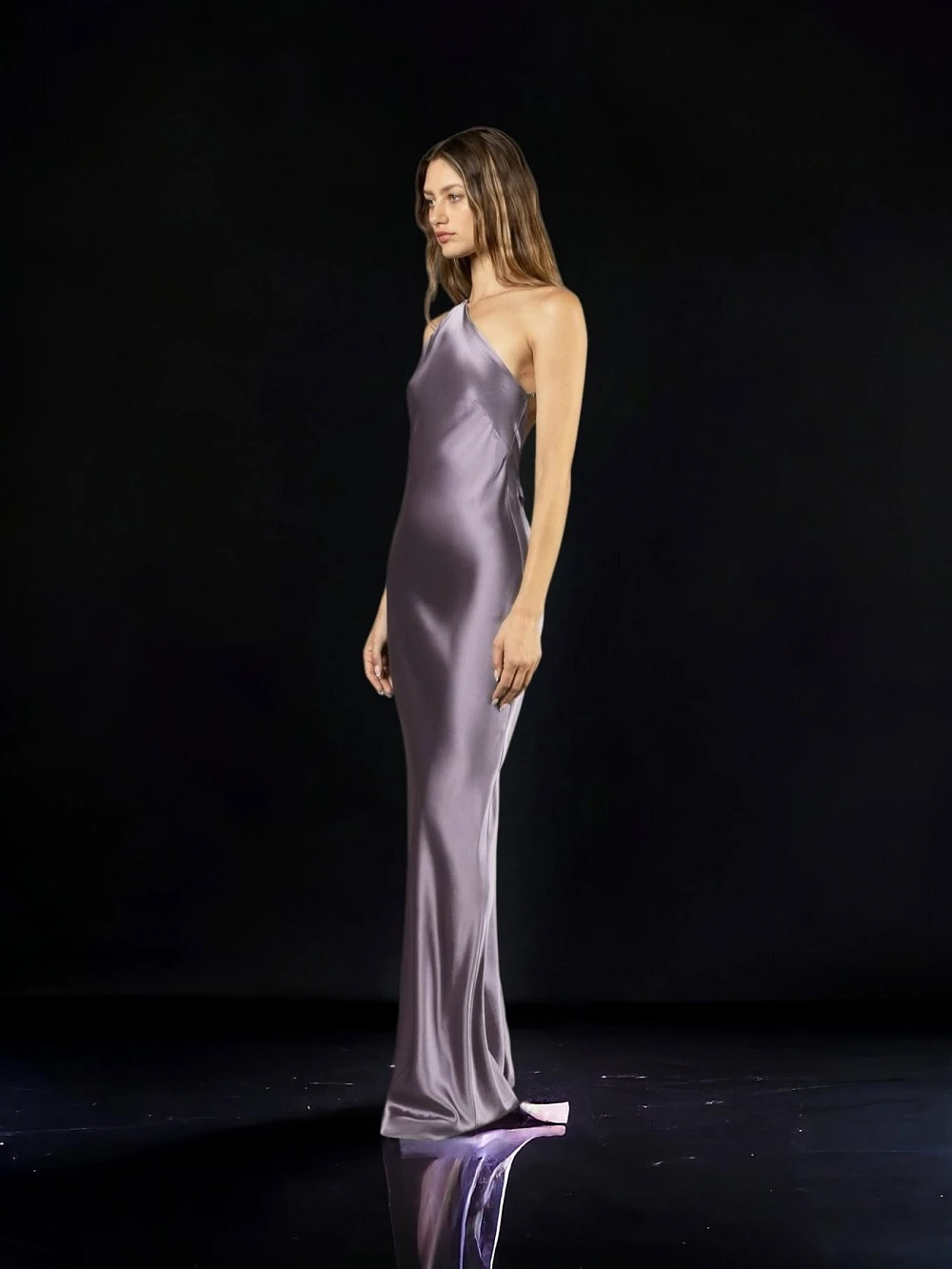 Đầm lụa lệch vai dáng dài, lưng đan dây chéo Sanio Dress – Lụa Là, màu tím – ảnh 5